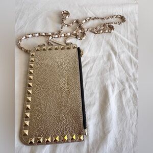 NWOT Bandolier Sarah Silver Pebble Leather with Silver Stud Pouch